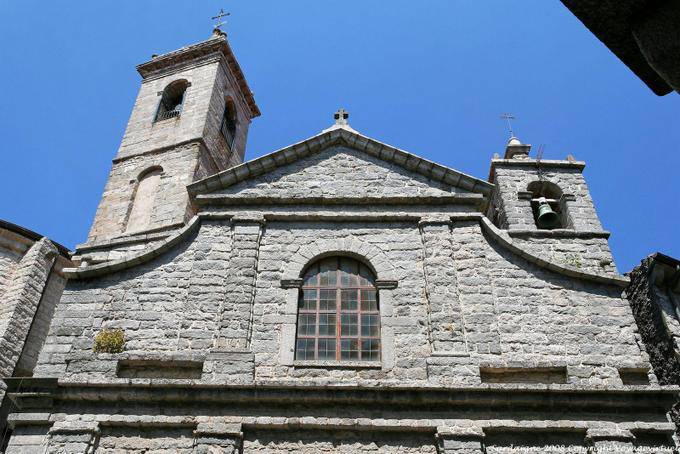 Vue extérieure et clocher de la cathédrale San Pietro, Tempio Pausania - Sardaigne