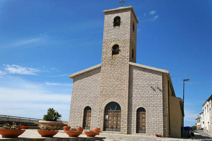 Trinita Agultu, l'église Parrocchia Ss. Trinita sur la corniche - Sardaigne