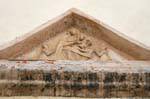 Alghero, bas-relief du fronton de l'Église de San Michele, Sardaigne.