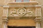 Fronton sculpté, Palazzo Machin, via Principe Umberto, Alghero, Sardaigne.