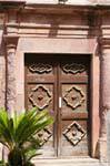 Bosa, corso Vittorio Emanuele II, porte à colonnes, Sardaigne.