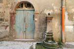 Bosa, vicolo della Scuda, fontaine de rue, Sardaigne.