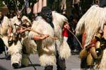 Nuoro, Festa del Redentore, sos Merdules Bezzos de Otzana, laisse et fouet, Sardaigne.