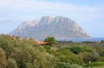 Porto San Paolo, l'isola Tavolara vue de la campagne, Sardaigne.