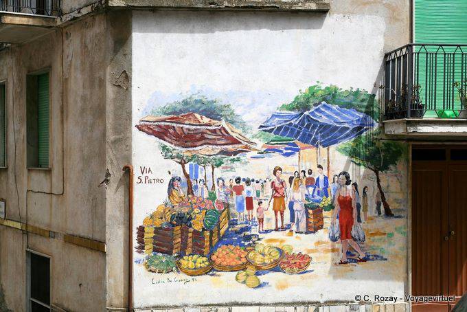 Orgosolo, le marché, Lidia de Cesaris, Via San Pietro, murales - Sardaigne