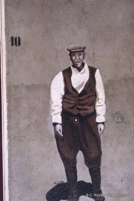 Orgosolo, Numéro Dix, peinture en noir et blanc - Sardaigne