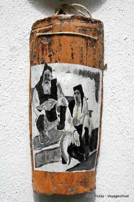 Orgosolo, un pot à eau en bois peint - Sardaigne