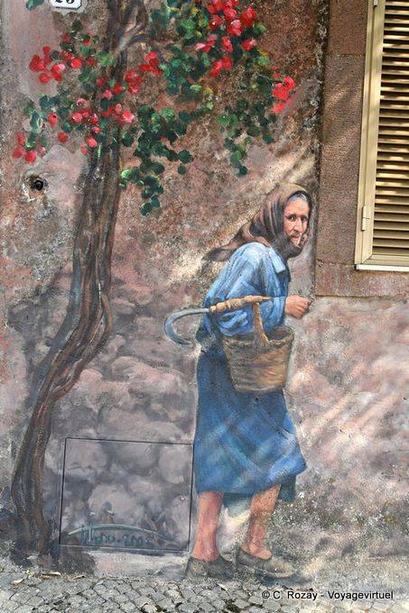 Tinnura, la vieille femme prise au dépourvu, murales - Sardaigne