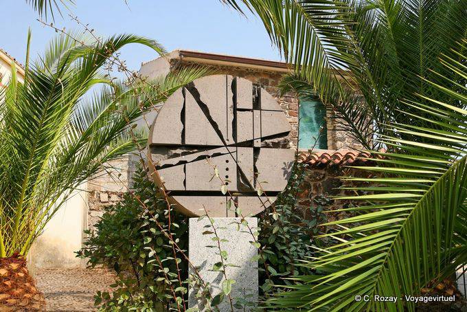 Tinnura, le soleil brisé, œuvre monumentale - Sardaigne