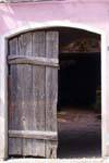 Orgosolo, une porte en bois, Sardaigne.