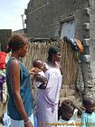 Habitantes du village et leurs enfants (Sine-Saloum), Senegal.