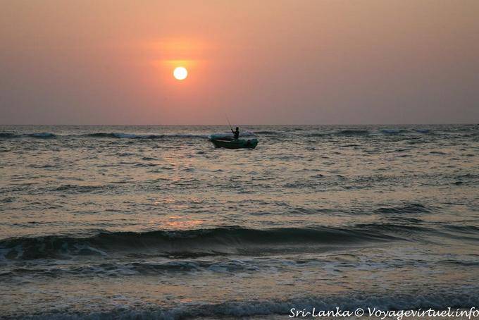 Beruwela, soleil et pêcheur - Ceylan Sri Lanka