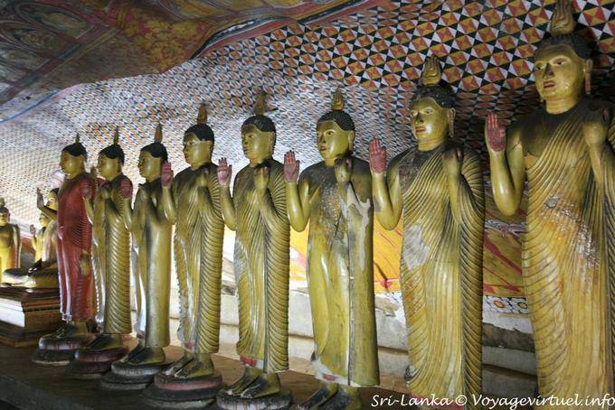 Alignement de bouddhas debouts, Cave n°3, Great New Temple, Dambulla - Ceylan Sri Lanka