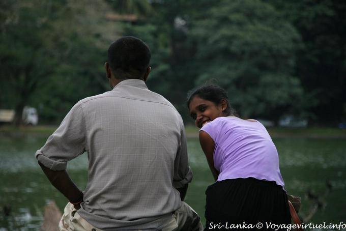 Amoureux au bord du lac, Kandy - Ceylan Sri Lanka