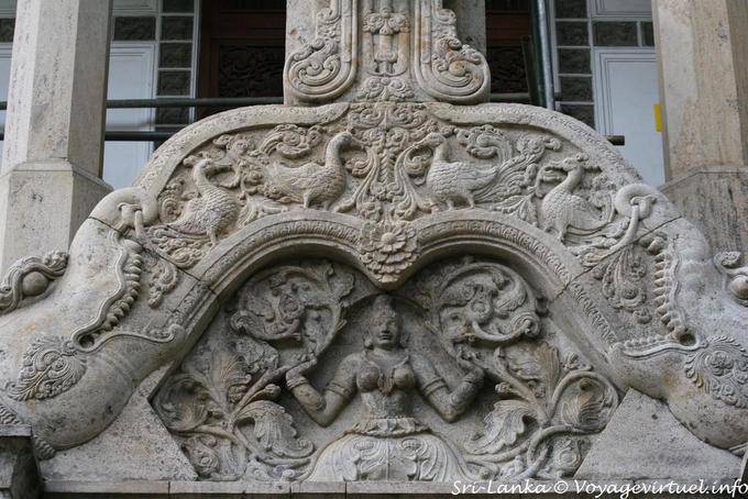 Arche aux dragons extérieure de style kandy, Sri Dalada Maligawa, Kandy - Ceylan Sri Lanka