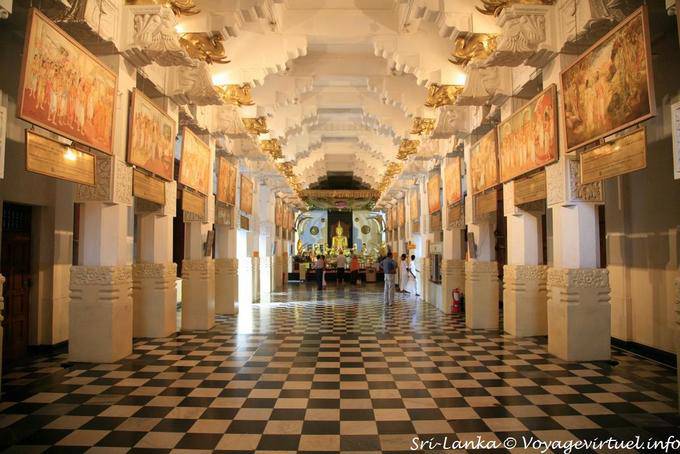 Panorama sur l'intérieur du nouveau temple Dalada, Kandy - Ceylan Sri Lanka