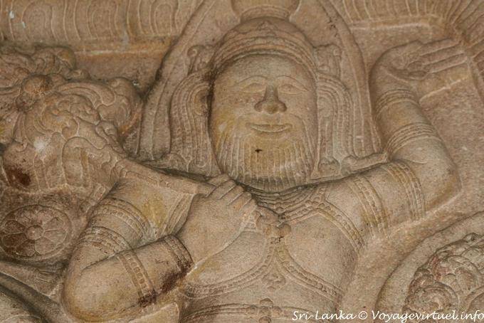 Focus sur un bas-relief hilare et dansant, Temple de la Dent, Kandy - Ceylan Sri Lanka