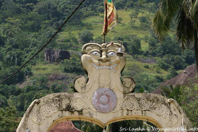 Figure sur un portique du Aluvihāra Rock Cave Temple, Nalanda - Ceylan Sri Lanka