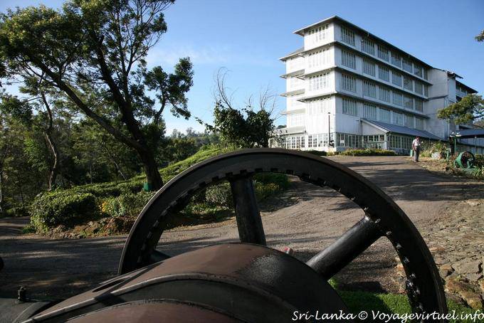 Machinerie exposée dans les alentours de la Tea Factory à Kandapola - Ceylan Sri Lanka