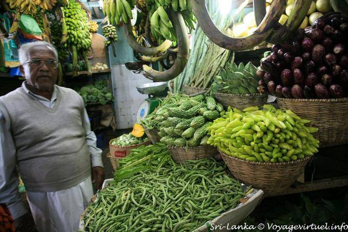 Marchand de légumes au marché de Nuwara Eliya - Ceylan Sri Lanka