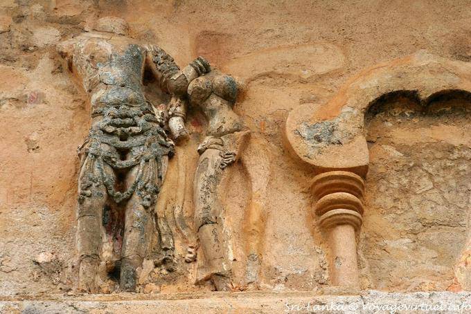 Restes de sculpture dans l'Ancient City of Polonnaruwa - Ceylan Sri Lanka