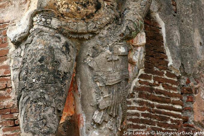Détail d'une statue, Alahana Parivena, Polonnaruwa - Ceylan Sri Lanka