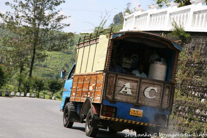 Dépassement dangereux de poids-lourd, AHN highway - Ceylan Sri Lanka