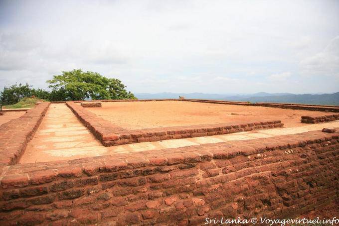 Plateforme des ruines du palais, Sigirîya Mount of Remembrance - Ceylan Sri Lanka