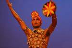 Gestuelle et costume du danseur du Haut-pays, Kandy, Ceylan Sri Lanka.