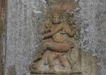 Fragment de bas-relief figurant Vishnou dansant, Gadaladeniya, Kandy, Ceylan Sri Lanka.
