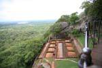 Jardin en terrasse sur les premiers contreforts du Mont Sigirîya, Ceylan Sri Lanka.