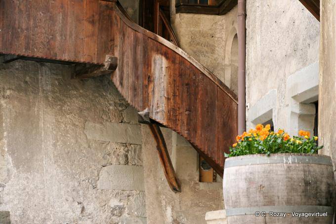Escalier de bois, Château de Chillon, Montreux - Suisse