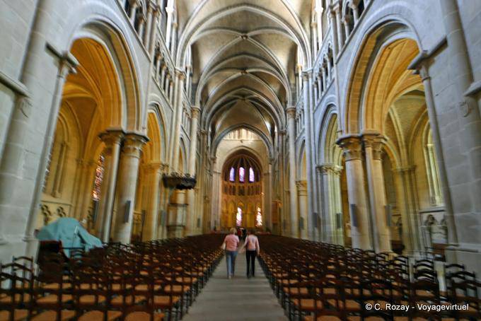 Nef gothique cathedrale Lausanne - Suisse