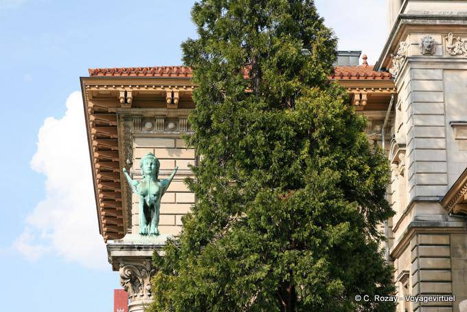 Sphinx féminin, Palais de Rumine, Lausanne - Suisse