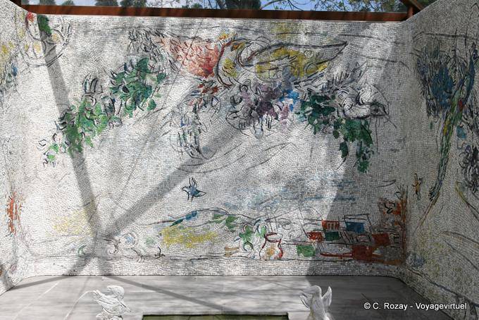 Martigny, Gianadda, autre vue de la Cour, Chagall - Suisse