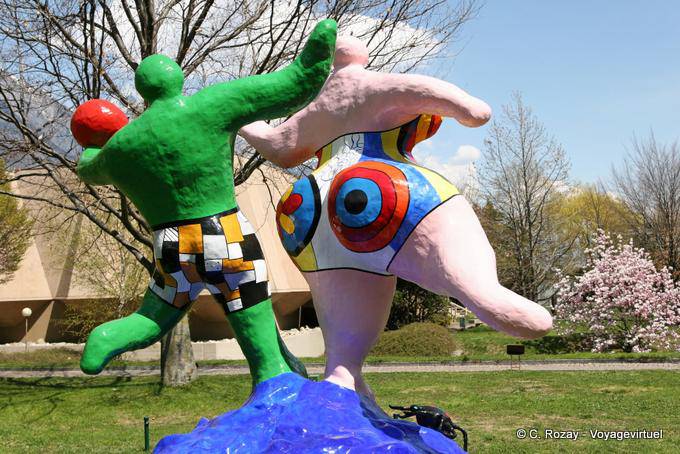 Fondation Gianadda, les baigneurs, sculpture de Niki de Saint Phalle - Suisse