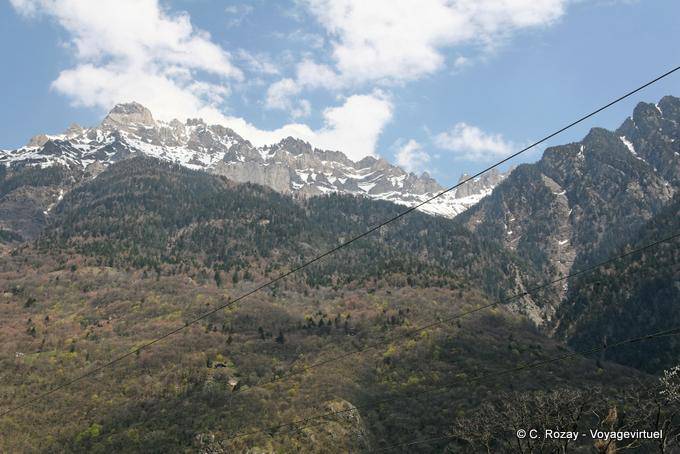 Paysage montagneux vers Evionnaz - Suisse