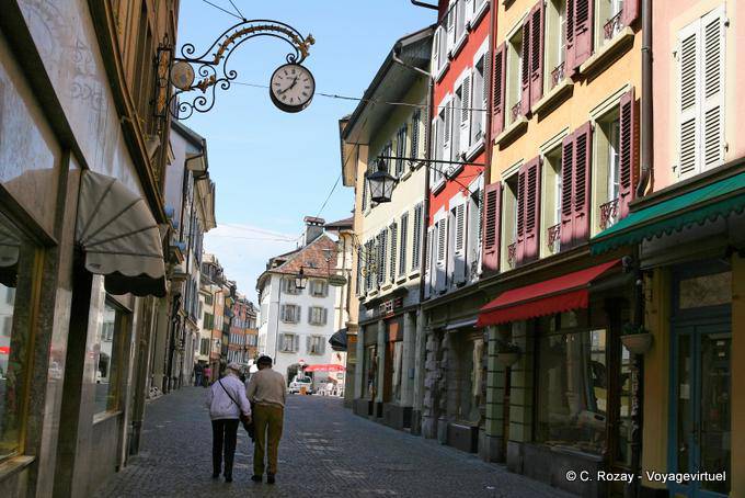 Promenade dans la rue du lac, Vevey - Suisse
