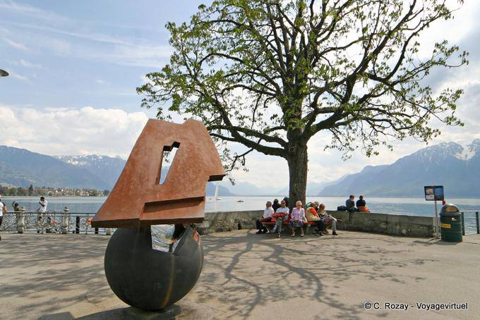 Sculpture devant le Jardin du Rivage, Vevey - Suisse
