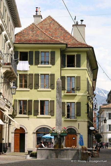 Antique fontaine, Vevey - Suisse
