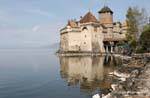 Vue des bords du lac, Château de Chillon, Montreux, Suisse.