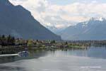 Bateau-vapeur et Alpes, Château de Chillon, Montreux, Suisse.