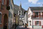 L'église de Martigny vue depuis une rue, Suisse.