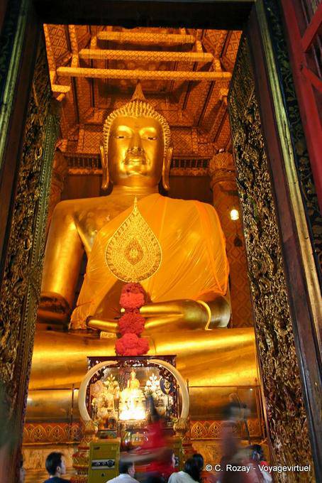 Le Bouddha, Sum Po Hud Kong, Wat Phanan Choeng, Ayutthaya - Thaïlande