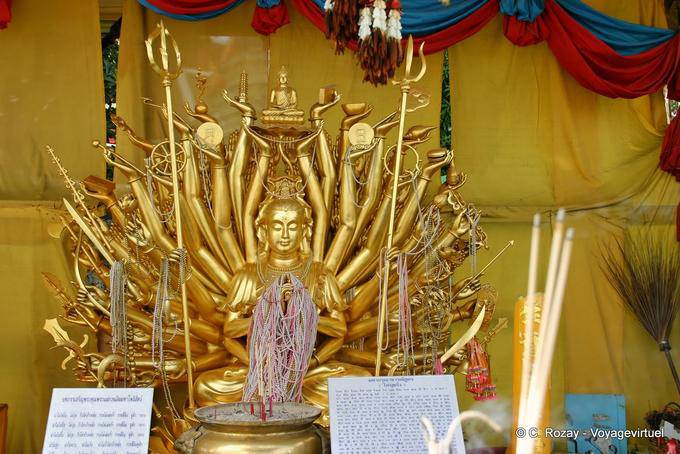 Boddhisattva à milles bras, Wat Phanan Choeng, Ayutthaya - Thaïlande