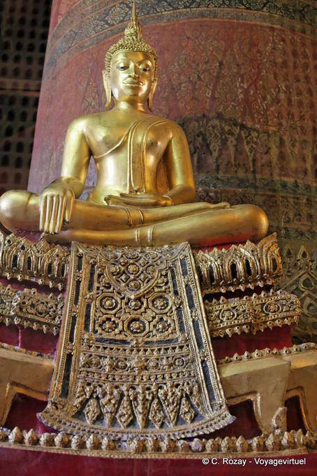 Piedestal ouvragé, Wat Phanan Choeng, Ayutthaya - Thaïlande