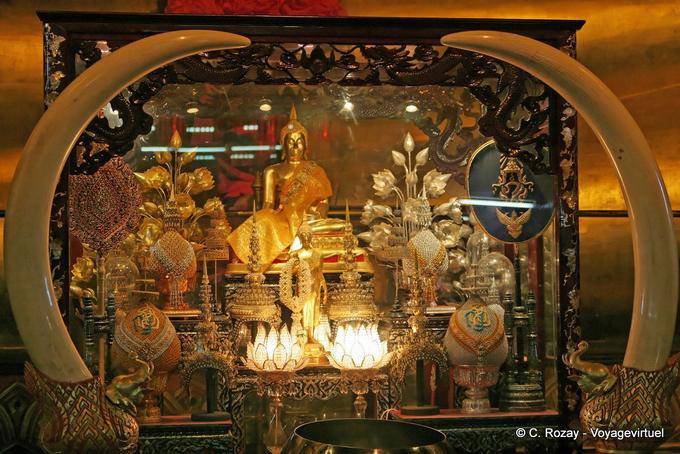 Richesse entre défenses d'ivoire, Wat Phanan Choeng, Ayutthaya - Thaïlande