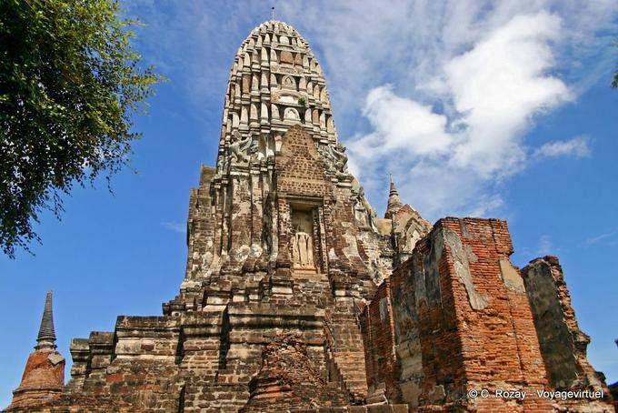 Ayutthaya, Wat Raj Burana, tour sanctuaire (un prang de 1424) - Thaïlande