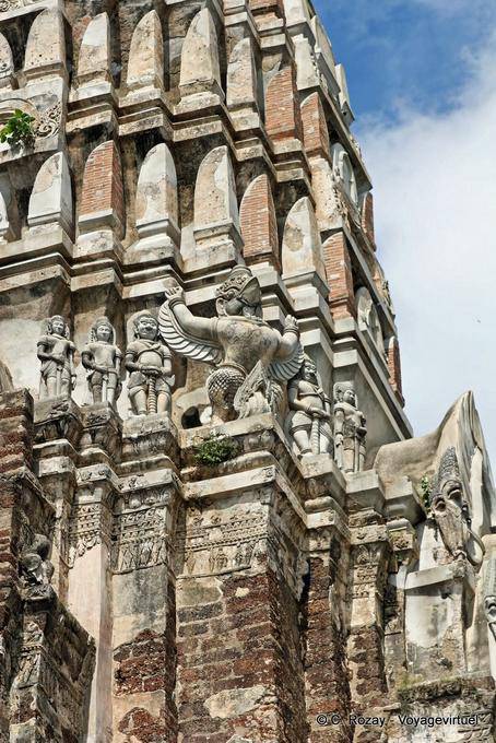Garudas sur prang, Wat Raj Burana, Ayutthaya - Thaïlande
