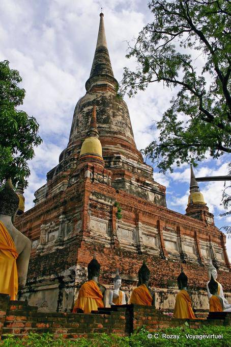 Pagode célébrant la défaite des Birmans, Wat Yai Chai Mongkol, Ayutthaya - Thaïlande